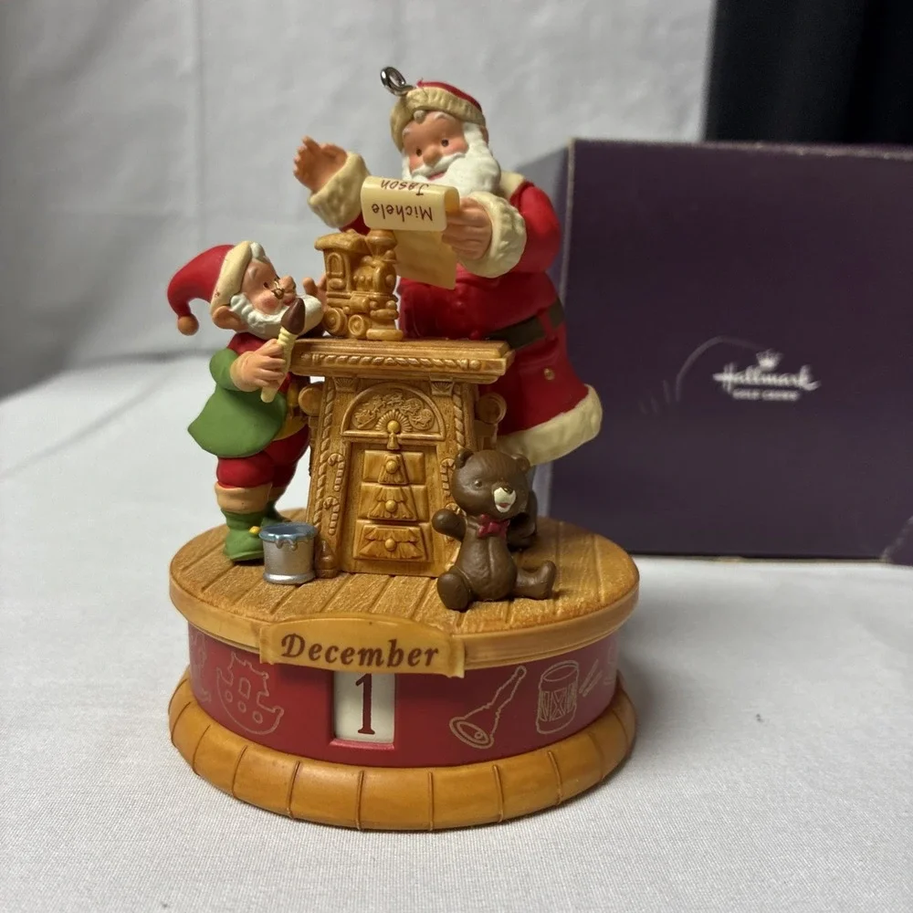 Hallmark Twas The Month Before Christmas Ornament QXG4719 Santa 2011 Works